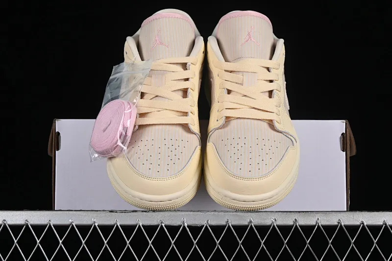 All Categories Air Jordan Jordan Series Basketball Shoes Air Jordan 1 Low Air Jordan 1 Low AJ1 Joe 1 Khaki Pink Low-top Cultural Basketball Shoes FQ1925-100
